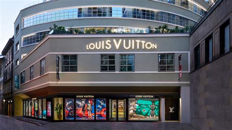 louis vuitton milano via bagutta|louis vuitton italy.